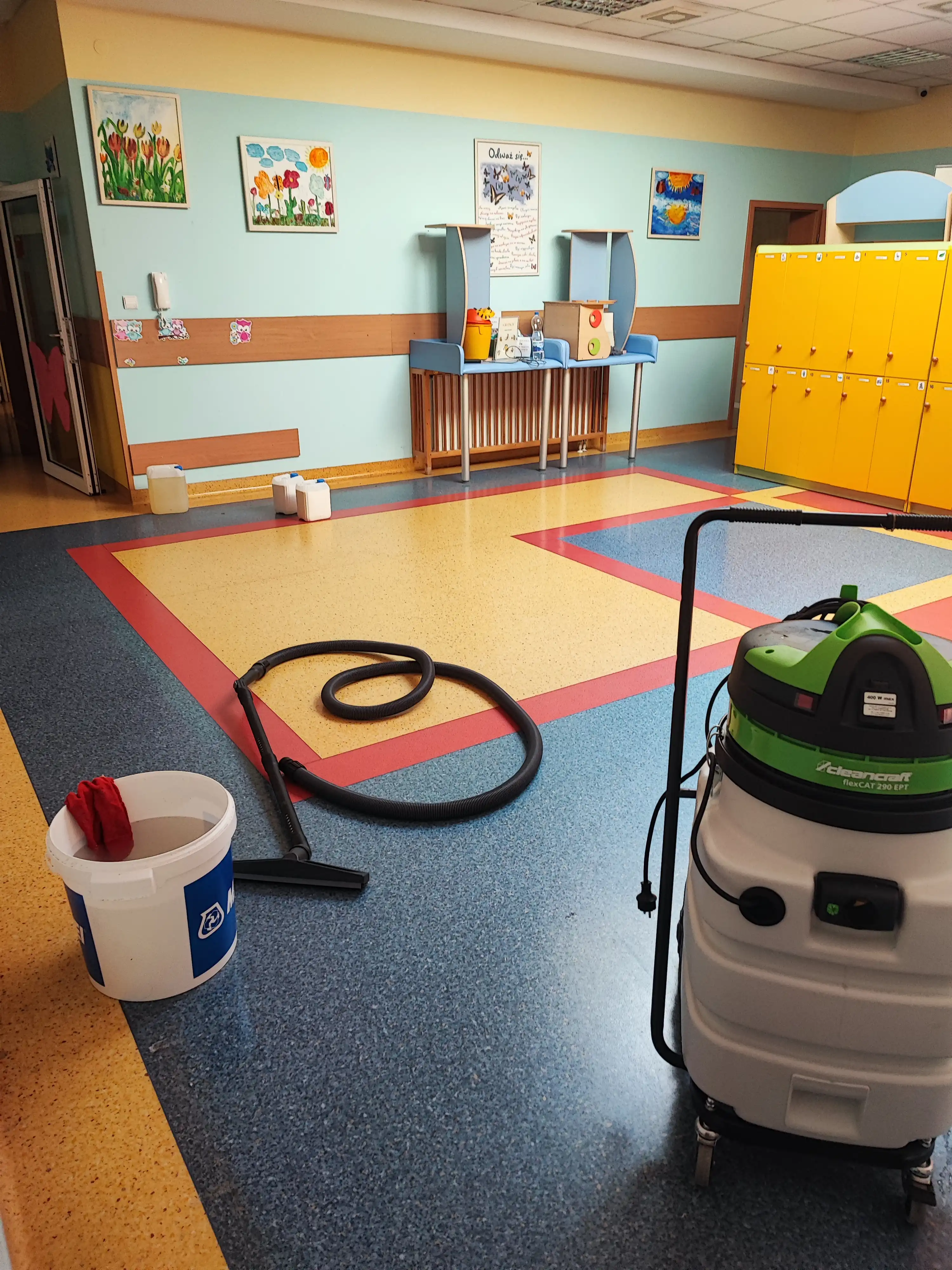 Pielęgnacja wykładzin PCV i dywanowych | Kompletny poradnik, artykuł SB Floor