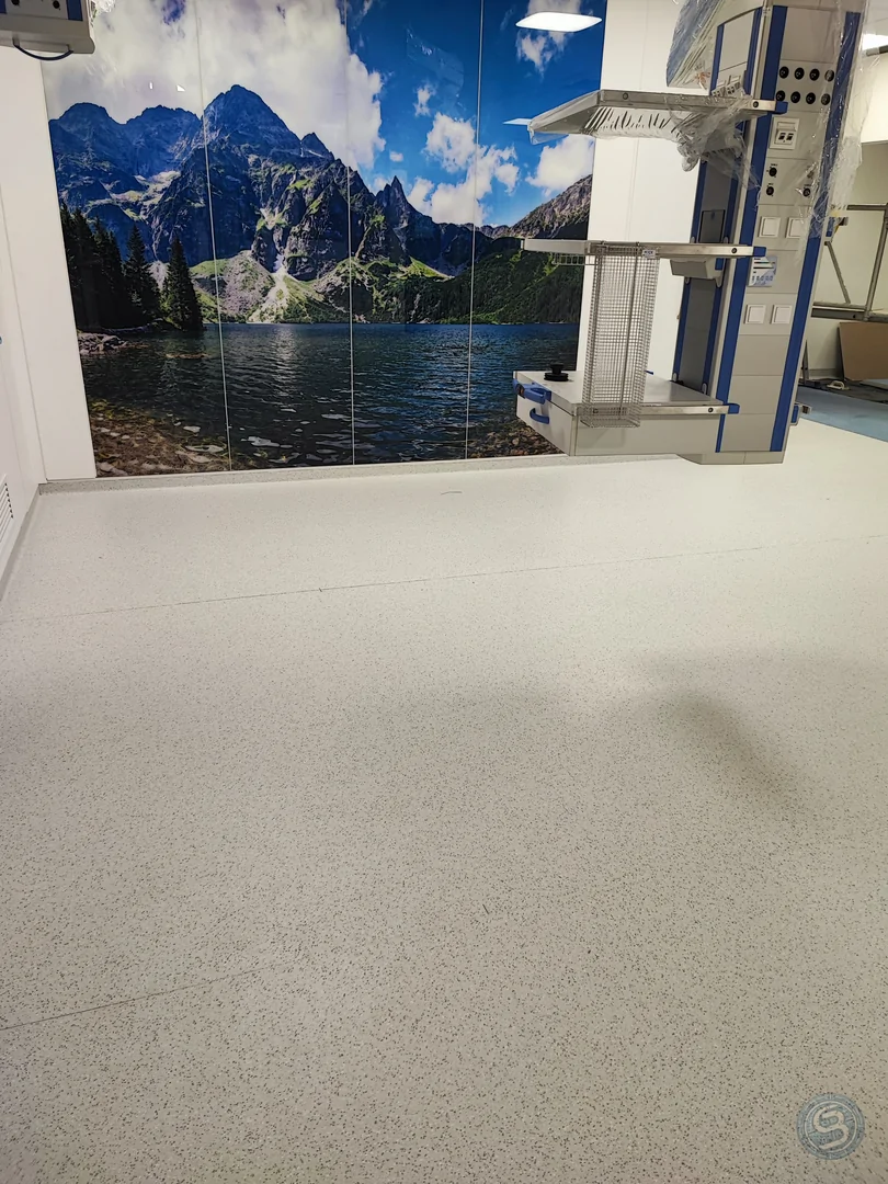 Wykładzina PCV w obiekcie użyteczności publicznej — montaż SB Floor